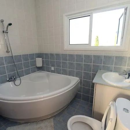 Karythia Villa Pyla Dış mekan fotoğraf
