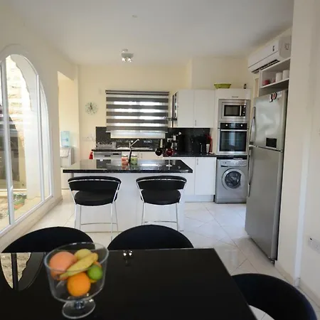Karythia Villa Pyla Dış mekan fotoğraf
