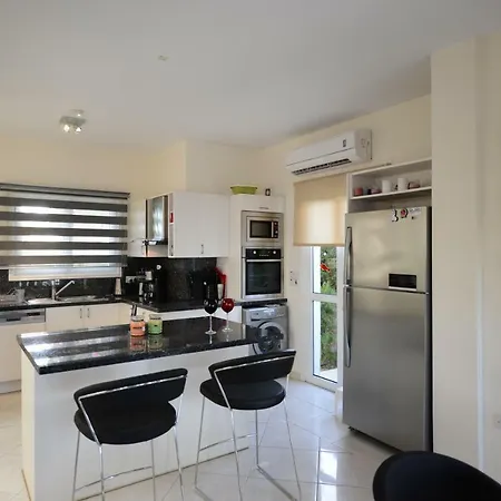 Karythia Villa Pyla Dış mekan fotoğraf