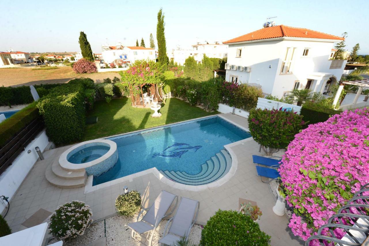 Villa Karythia *