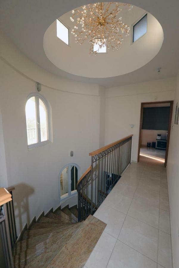 Karythia Villa Pyla